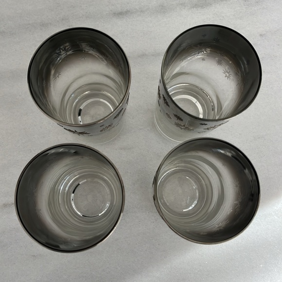 Vintage Mid Century Modern Dorothy Thorpe 
Silver Starburst Highball Glasses 4 - Picture 4 of 7